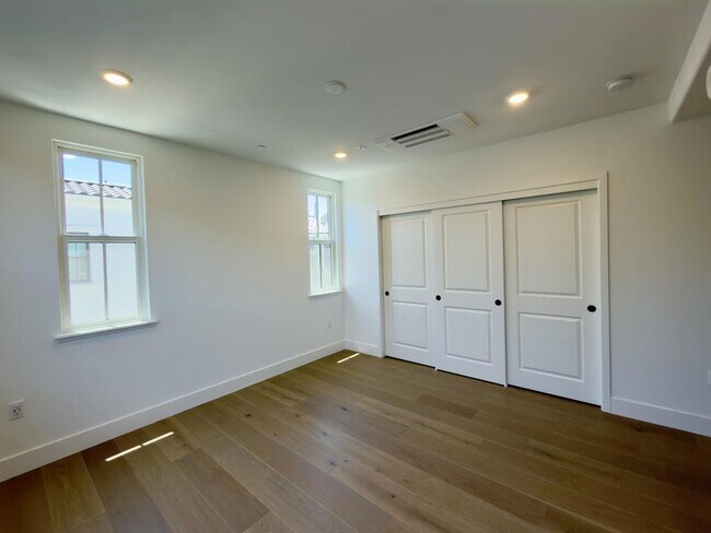Building Photo - 543 Shockley Aly
