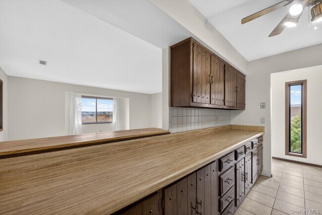 Building Photo - 350 Water St