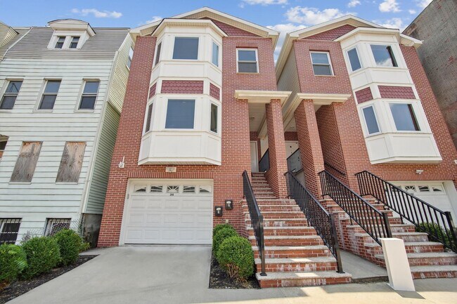 Building Photo - 286 Whiton St