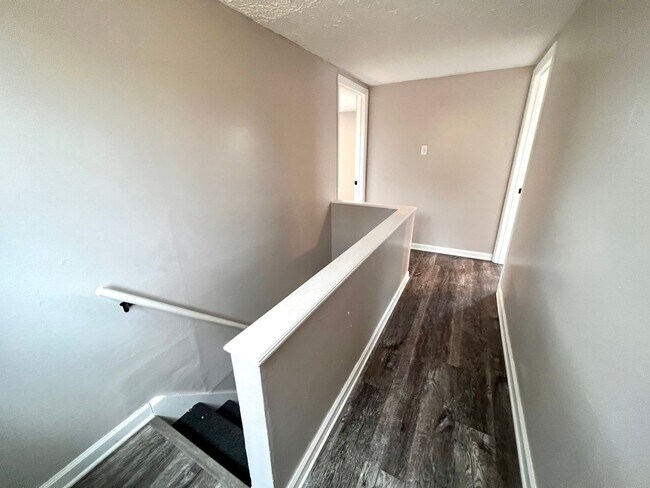 Building Photo - Aliquippa - Stunning 3 Bedroom 1 Bathroom Home