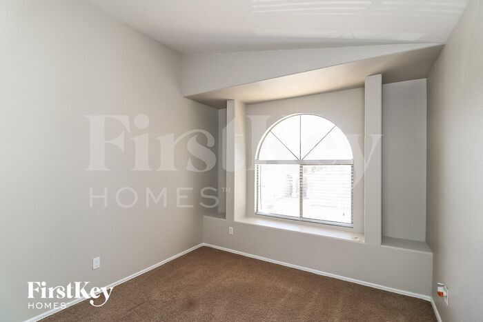 Building Photo - 1336 W Wahalla Ln
