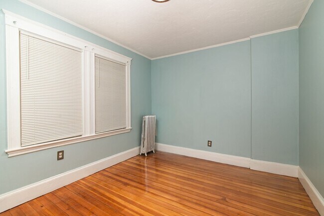 Building Photo - 152 Willow St