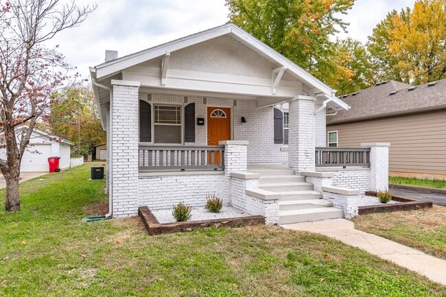 Building Photo - PRE-LEASING