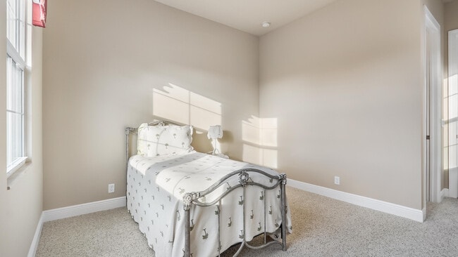 Building Photo - 17384 Vistancia Cir