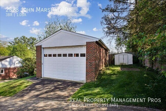 Building Photo - 2328 John Marshall Dr