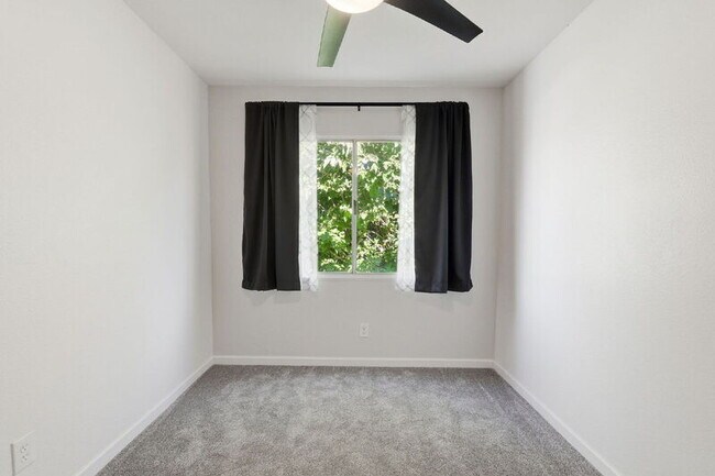 Building Photo - 4163 N 81st St