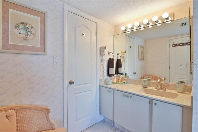 Building Photo - 1700 Benjamin Franklin Dr