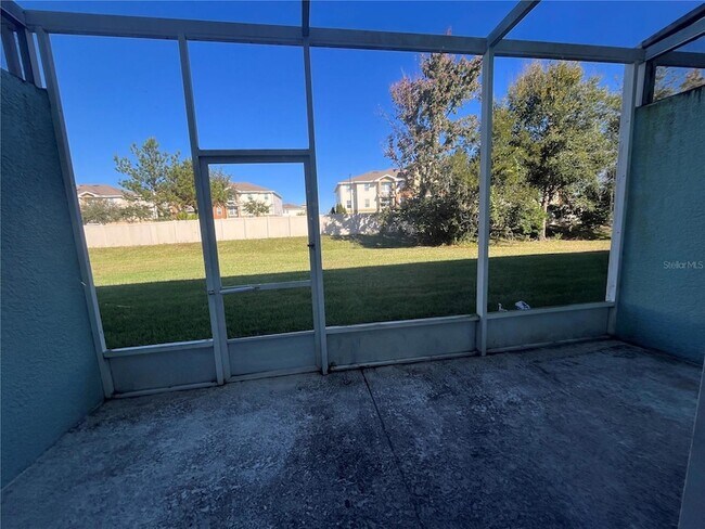 Building Photo - 2013 Grand Oak Dr