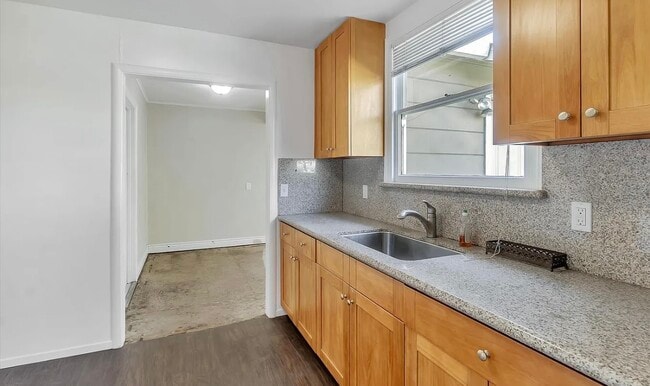 Building Photo - House