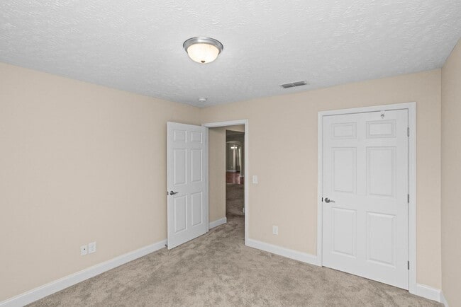 Building Photo - 1075 Campbell Ave