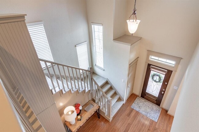 Building Photo - 27 S Mews Wood Ct
