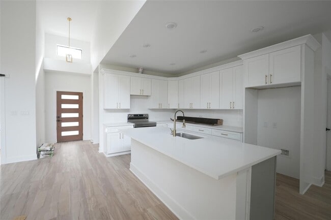 Building Photo - 48 Acacia Dr