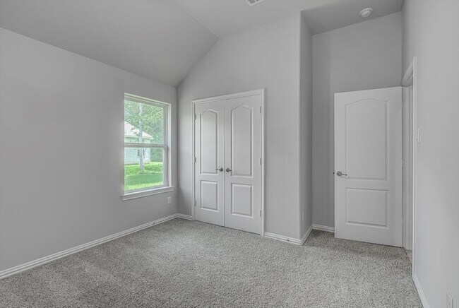 Building Photo - 285 Rd 66121