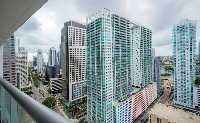 Building Photo - 485 Brickell Ave