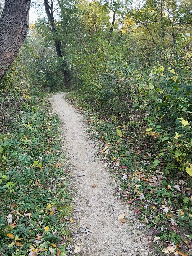 Building Photo - 1036 Edmund Ave W