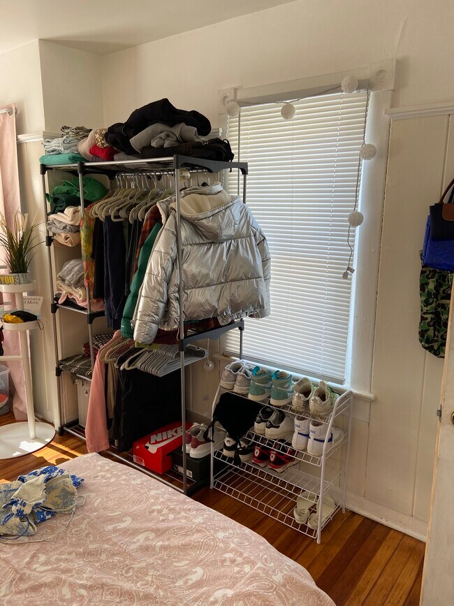 Building Photo - 35 S Chestnut St