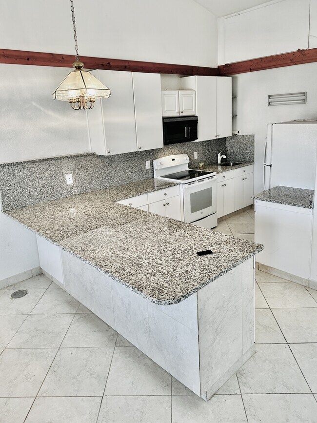 Building Photo - 826 Wiggins Pass Rd