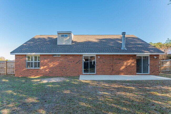 Building Photo - 546 Tikell Dr