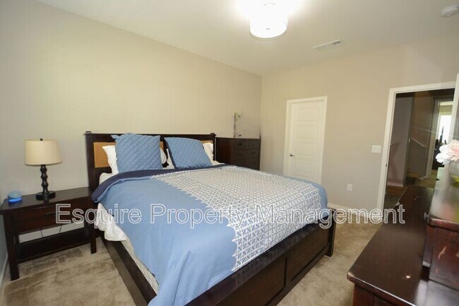 Building Photo - 643 Winchester Dr