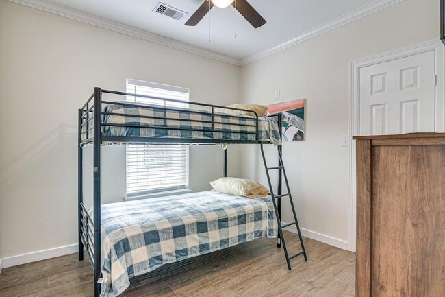 Building Photo - 1208 26th St