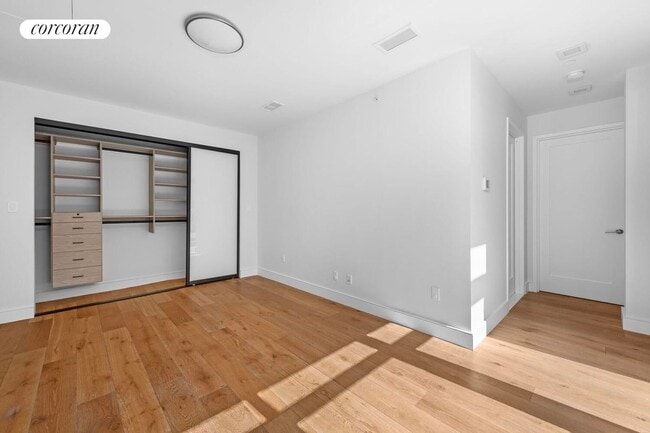 Building Photo - 147 Hope St