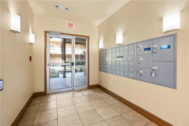 Building Photo - 2619 N Quality Ln