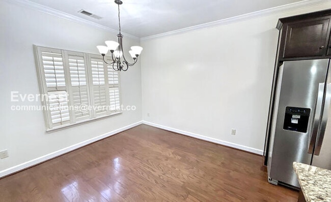 Building Photo - 281 Chapel Hill Trail