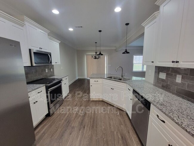 Building Photo - 257 Tulip Dr