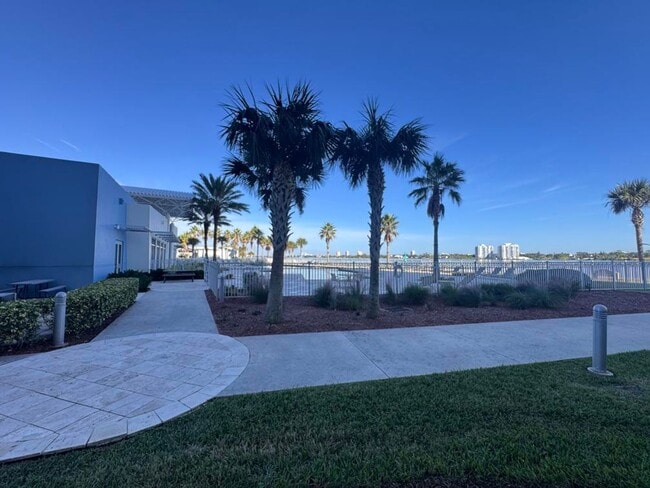 Building Photo - 2/2 in Marina Grande