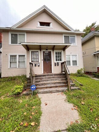 Building Photo - Cozy 2-Bedroom Apartment in a Prime Locati...