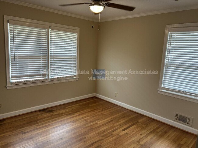 Building Photo - 411 Dora St