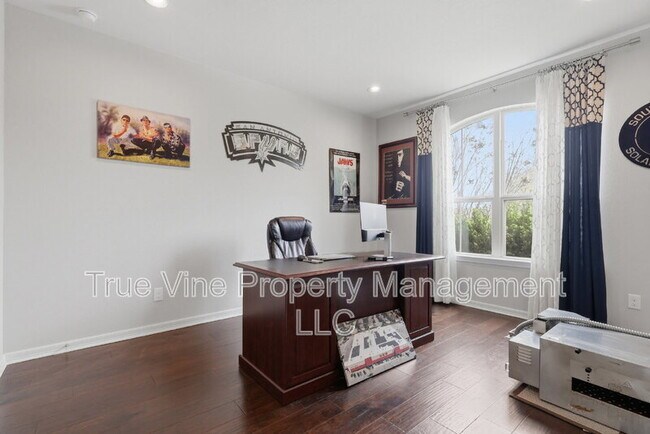 Building Photo - 4727 La Santa Rd