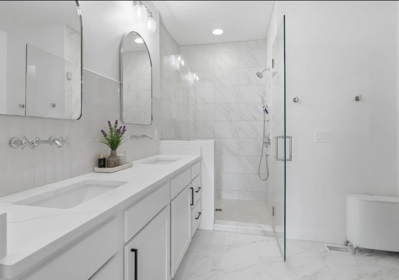 Building Photo - 1 Country Club Ct