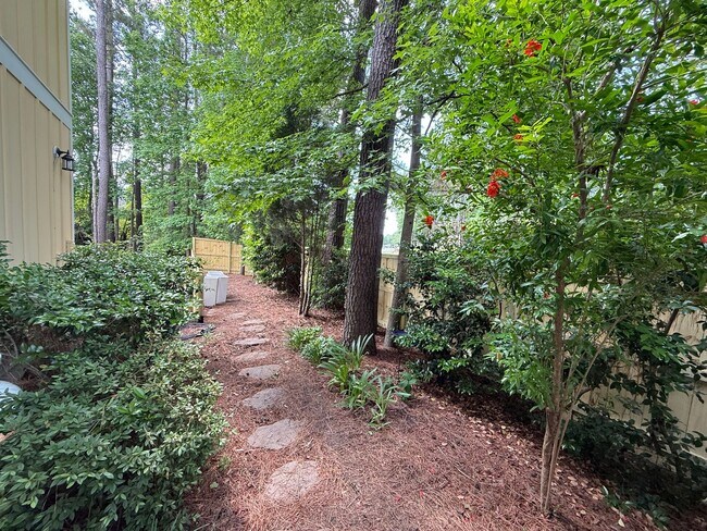 Building Photo - 3 Bedroom 2.5 Bath House in Moultrie Park ...