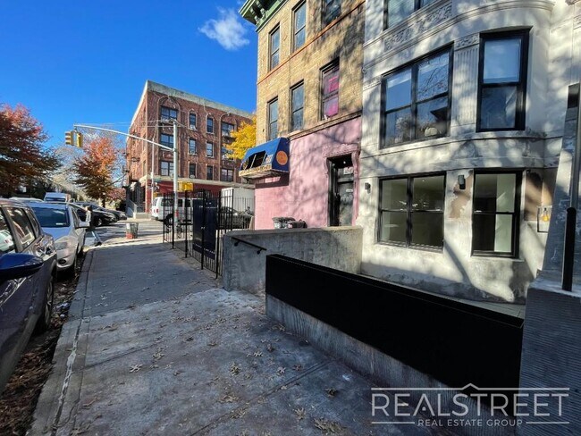 Floorplan - 1625 Union Street