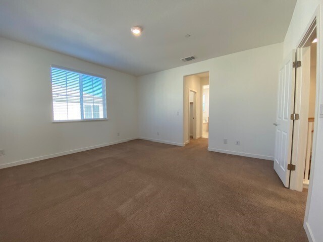 Building Photo - Beautiful New Home For Rent in Roseville!