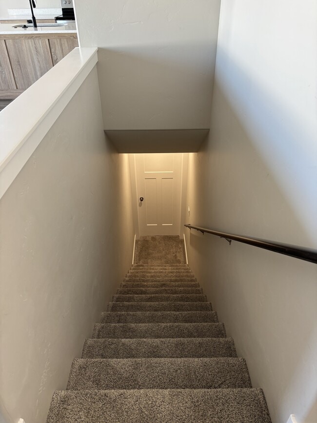 Building Photo - 187 Heaton Ln