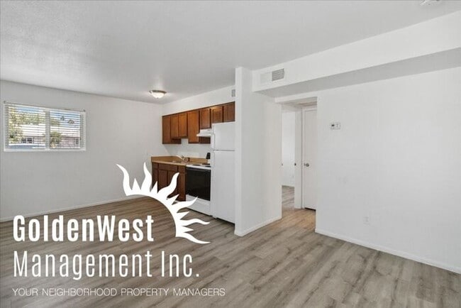 Building Photo - Single Level Spacious 2Bdm 1Ba Apartment i...