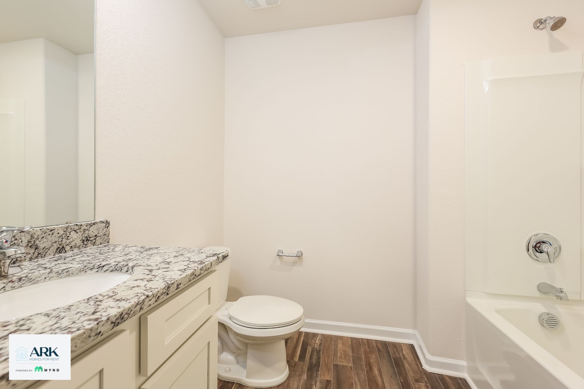 Building Photo - 2106 Southlea Dr