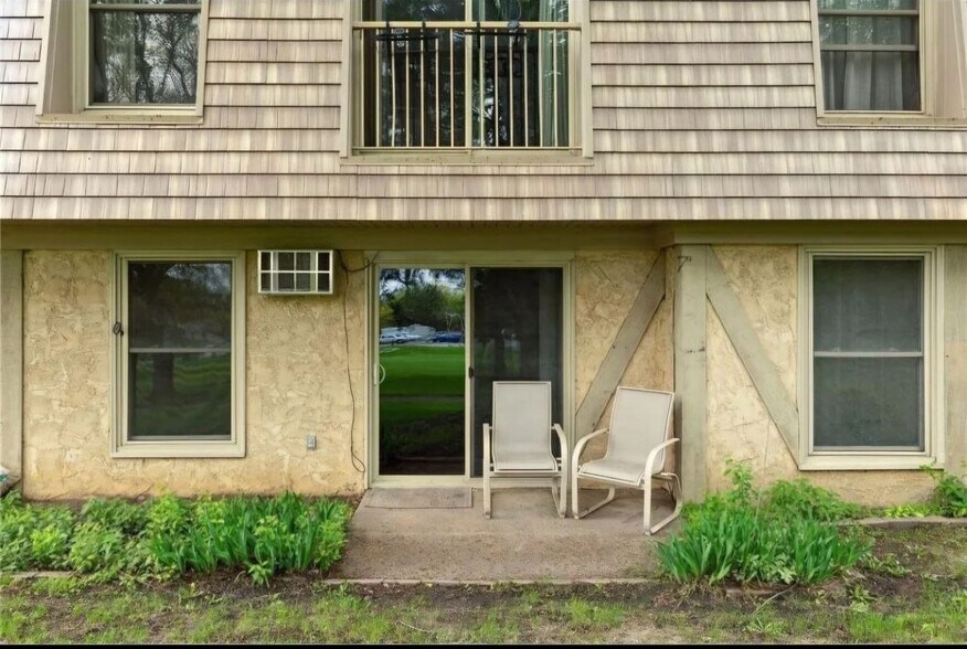 Building Photo - 935 11th Ave S