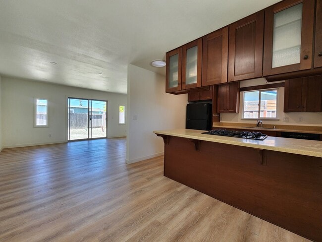 Building Photo - Rohnert Park Home with Large Fenced Yard