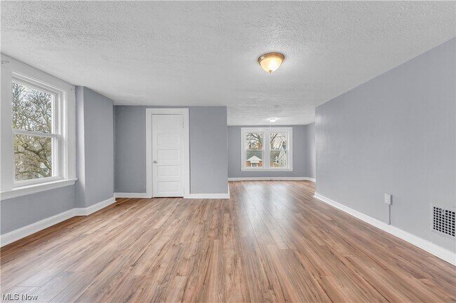 Building Photo - 17604 Mapleboro Ave