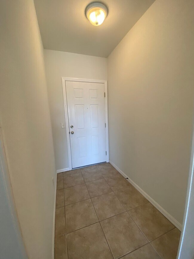 Building Photo - 2081 Willow Hammock Cir