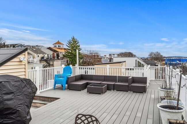 Building Photo - 172 Dorchester St