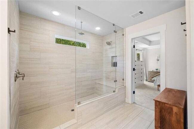 Building Photo - 178 Crestbrook Wy