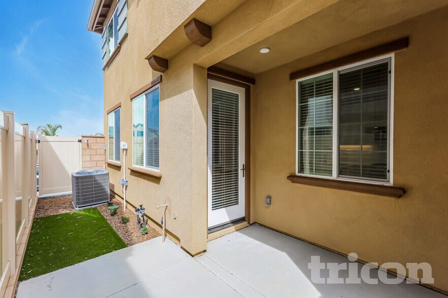 Building Photo - 28113 Cookhouse Ln