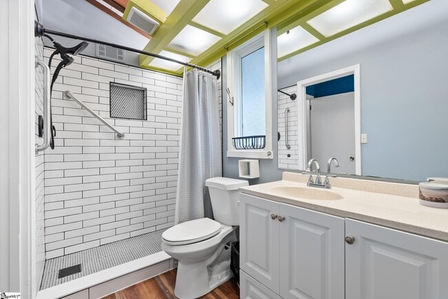 Building Photo - 103 Robinall Dr