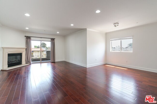 Building Photo - 1409 Armacost Ave