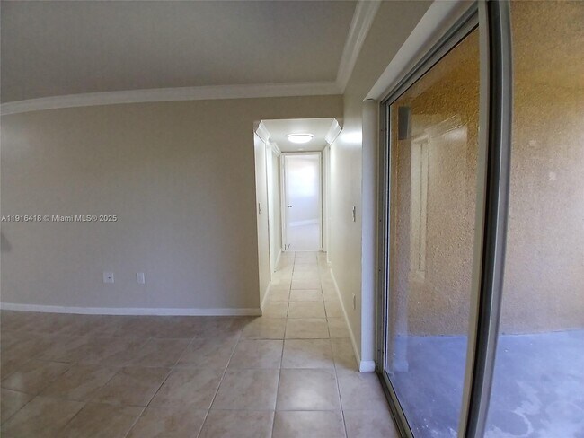 Building Photo - 9731 Fontainebleau Blvd