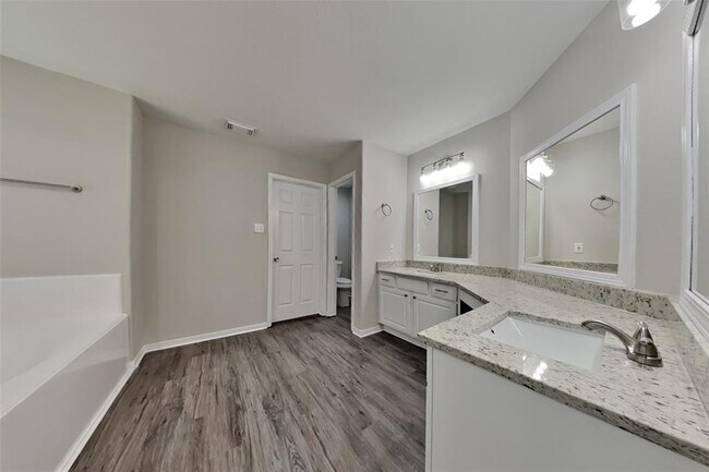 Building Photo - 15402 Streetcar Ct